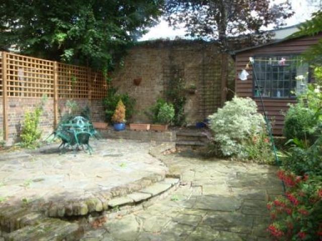 			MUST SEE GARDEN FLAT!!!, 2 Bedroom, 1 bath, 1 reception Ground Floor Flat			 Priory Terrace, WEST HAMPSTEAD